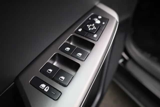 Kia EV6 (2023) thumbnail 31