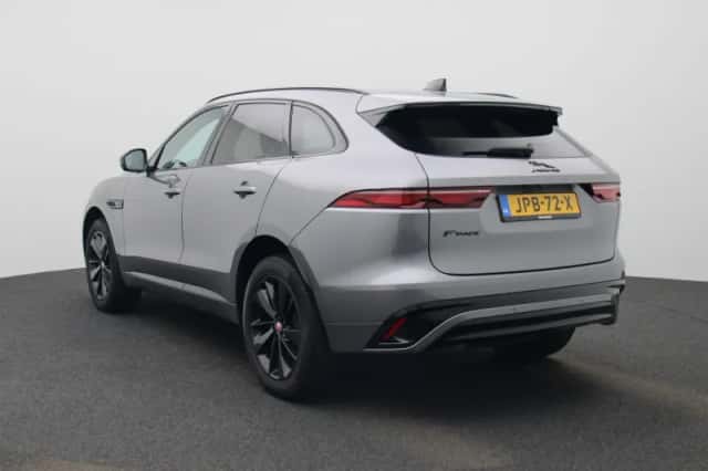 Jaguar F-Pace (2022) thumbnail 2
