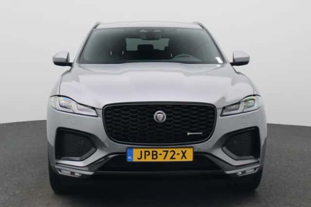 Jaguar F-Pace (2022) thumbnail 3