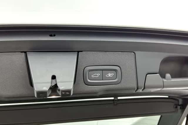 Volvo XC60 (2023) thumbnail 17