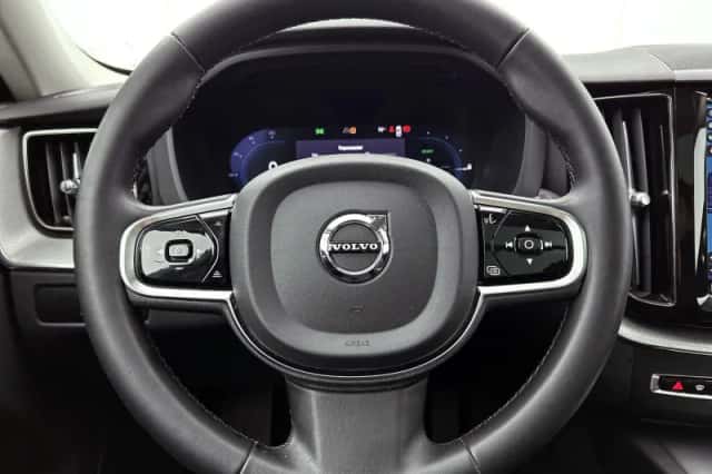 Volvo XC60 (2023) thumbnail 32