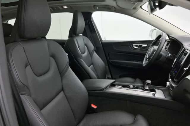 Volvo XC60 (2023) thumbnail 36