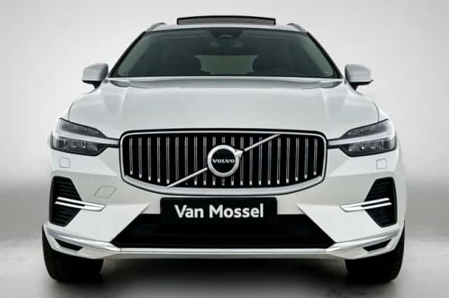 Volvo XC60 (2023) thumbnail 5