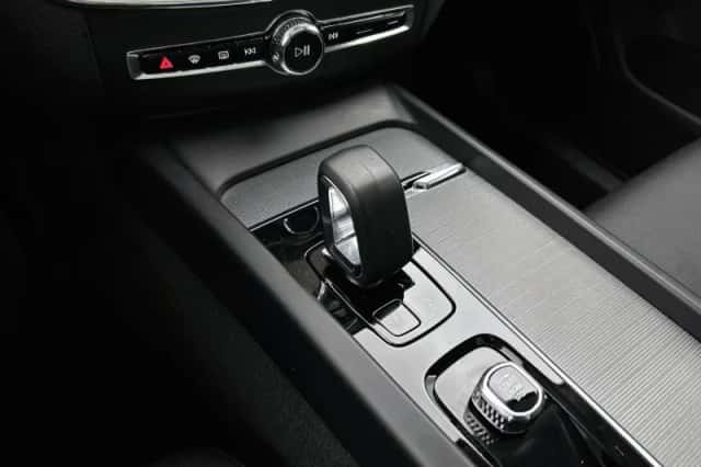 Volvo XC60 (2023) thumbnail 10