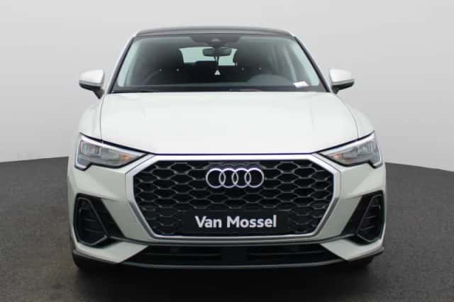 Audi Q3 (2021) thumbnail 3