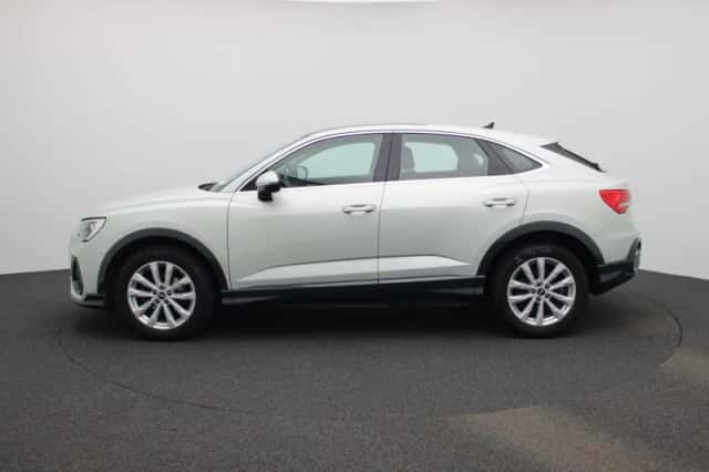 Audi Q3 (2021) thumbnail 4