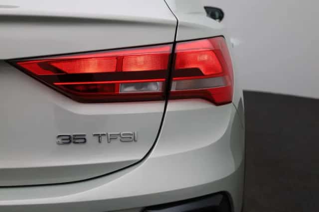 Audi Q3 (2021) thumbnail 36