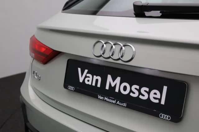 Audi Q3 (2021) thumbnail 37