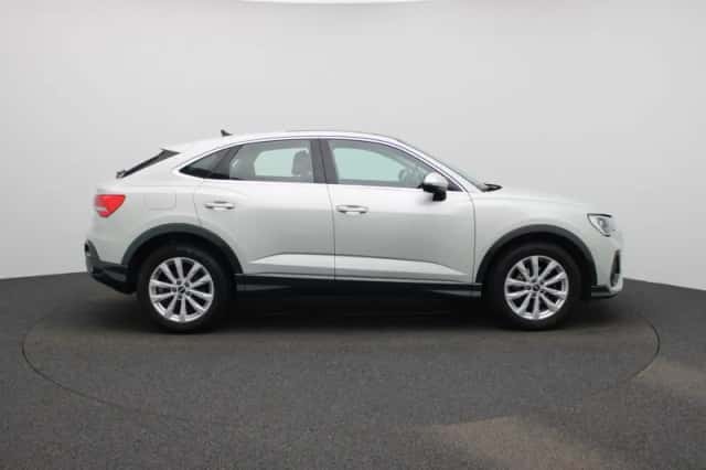 Audi Q3 (2021) thumbnail 6
