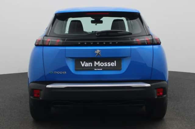 Peugeot e-2008 (2022) thumbnail 5
