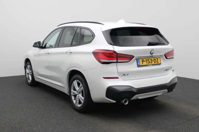 BMW X1 (2021) thumbnail 2