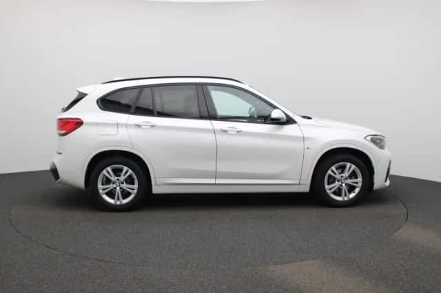BMW X1 (2021) thumbnail 6