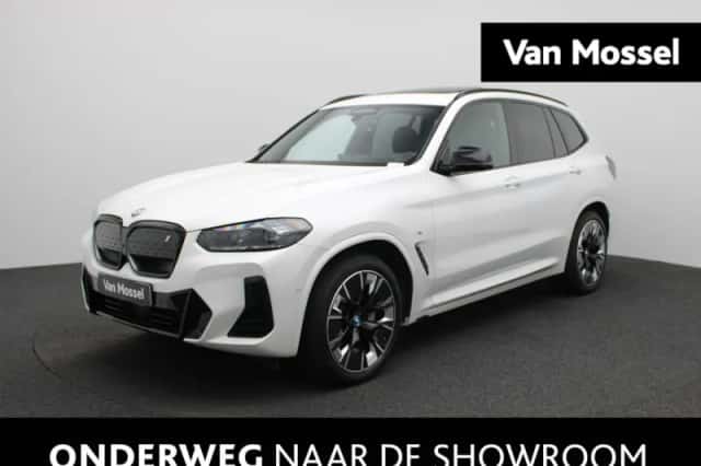 BMW iX3 (2024) thumbnail 1
