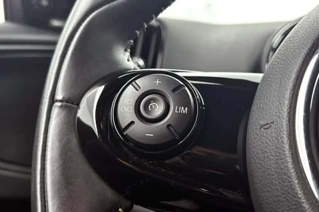 MINI Countryman (2019) thumbnail 6