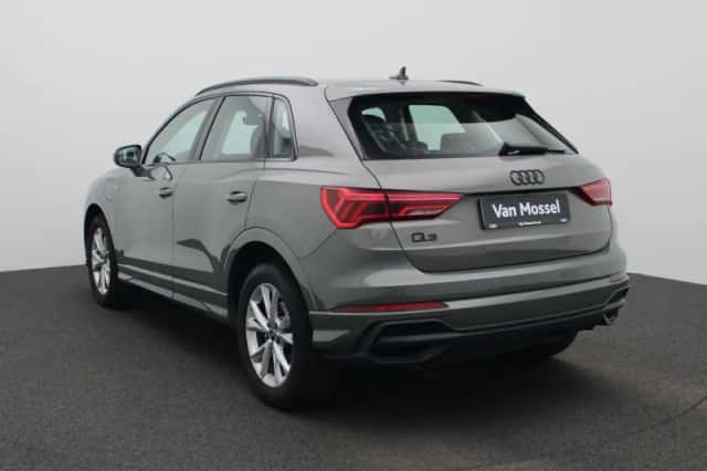 Audi Q3 (2022) thumbnail 2