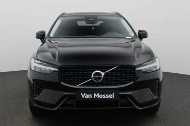 Volvo XC60 (2023) thumbnail 3