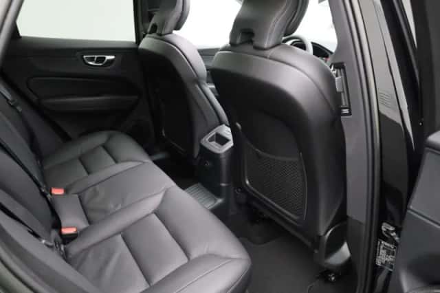 Volvo XC60 (2023) thumbnail 38