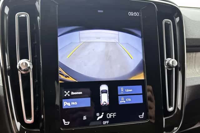 Volvo XC40 (2019) thumbnail 15