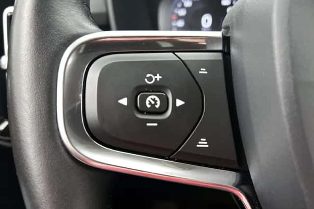 Volvo XC40 (2019) thumbnail 6
