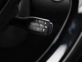 Toyota C-HR (2021) thumbnail 25