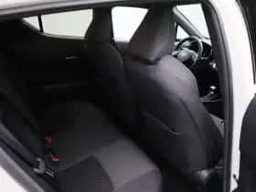 Toyota C-HR (2021) thumbnail 31