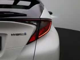 Toyota C-HR (2021) thumbnail 33