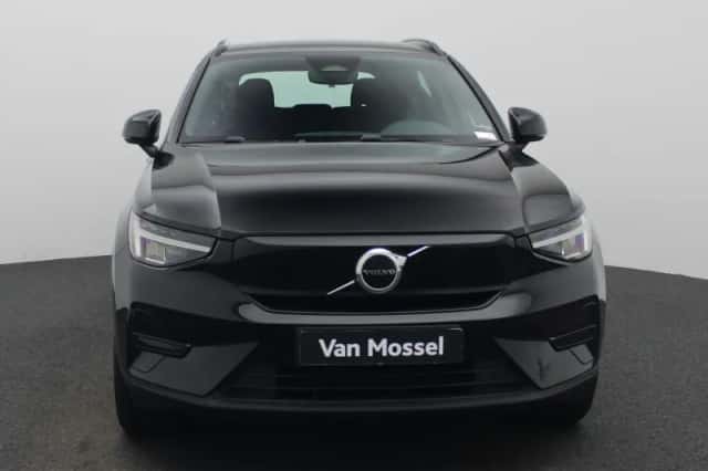 Volvo XC40 (2023) thumbnail 3