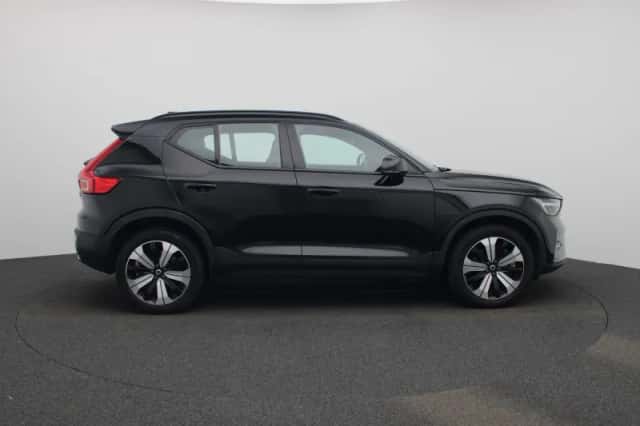 Volvo XC40 (2023) thumbnail 6