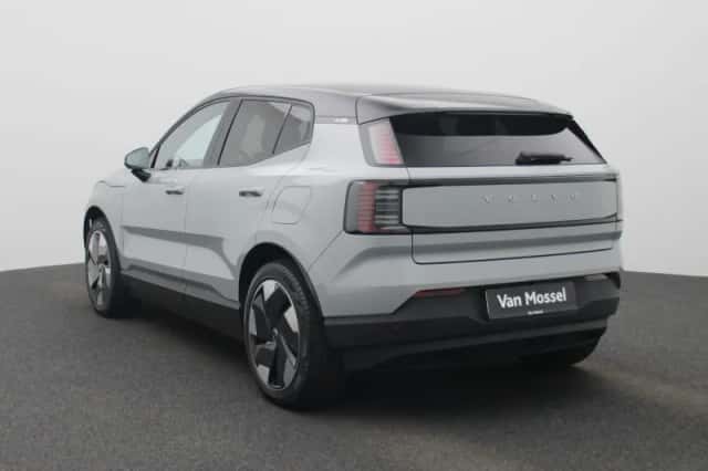 Volvo EX30 (2024) thumbnail 2