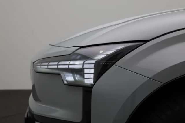 Volvo EX30 (2024) thumbnail 14