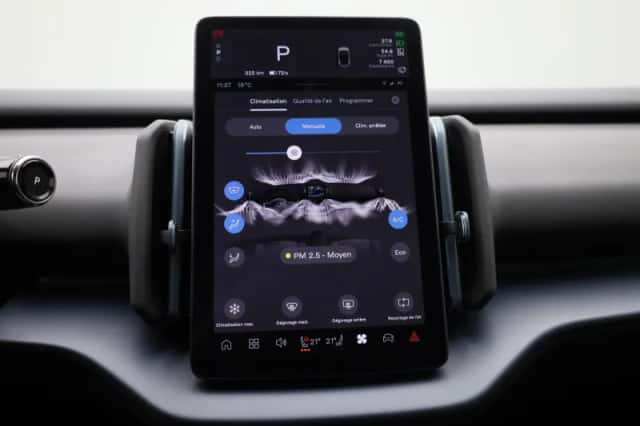 Volvo EX30 (2024) thumbnail 18