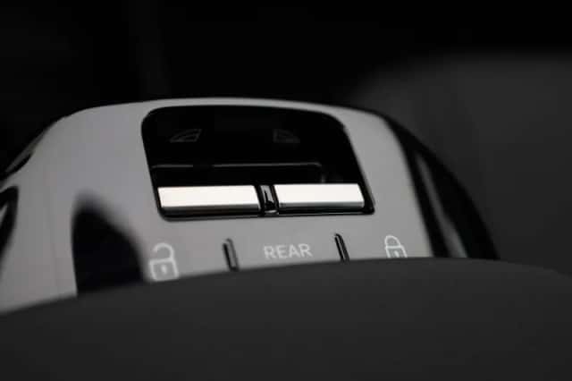 Volvo EX30 (2024) thumbnail 20