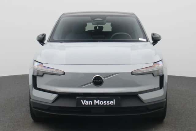 Volvo EX30 (2024) thumbnail 3