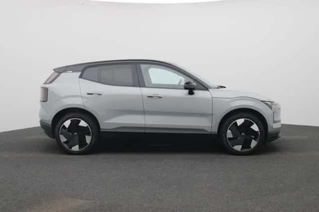 Volvo EX30 (2024) thumbnail 6