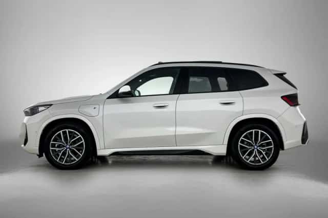 BMW X1 (2025) thumbnail 2