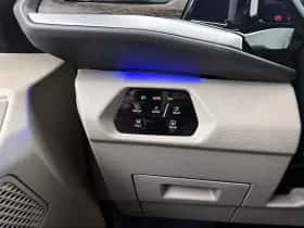 Volkswagen Multivan (2023) thumbnail 20