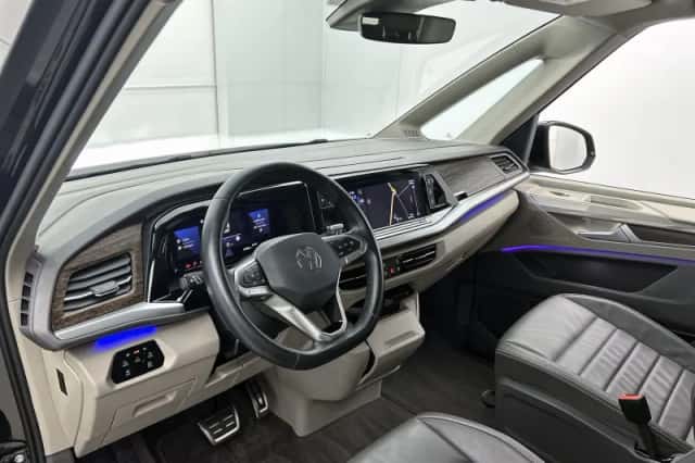 Volkswagen Multivan (2023) thumbnail 24