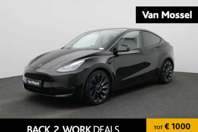 Tesla Model Y (2023) thumbnail 1