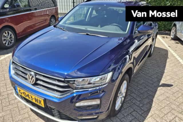 Volkswagen T-Roc (2019) thumbnail 1