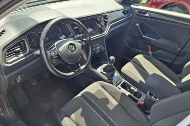 Volkswagen T-Roc (2019) thumbnail 5