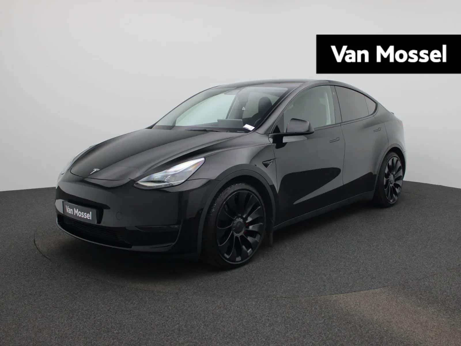 Tesla Model Y (2022) — foto 1
