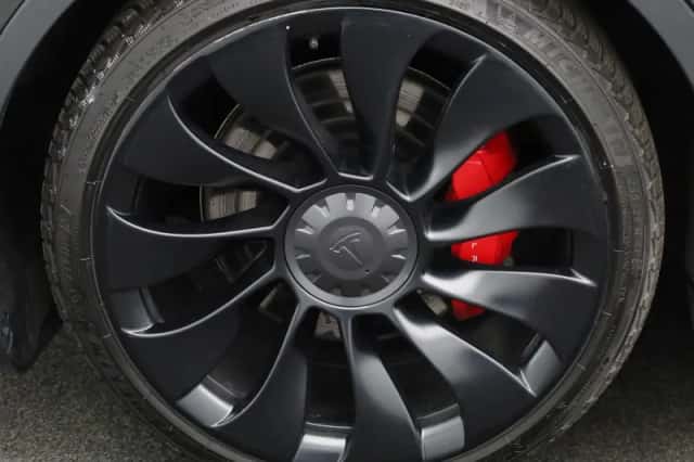 Tesla Model Y (2022) thumbnail 14