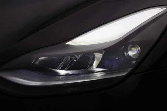 Tesla Model Y (2022) thumbnail 15