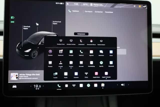 Tesla Model Y (2022) thumbnail 19