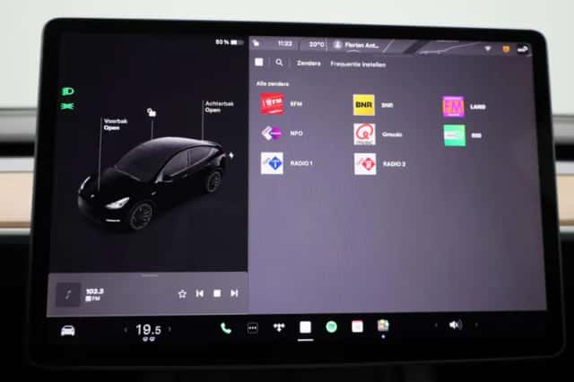 Tesla Model Y (2022) thumbnail 21