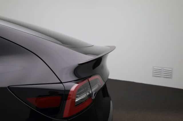 Tesla Model Y (2022) thumbnail 45