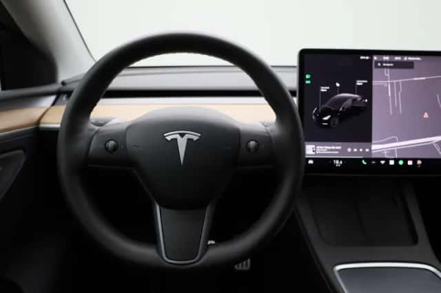 Tesla Model Y (2022) thumbnail 7