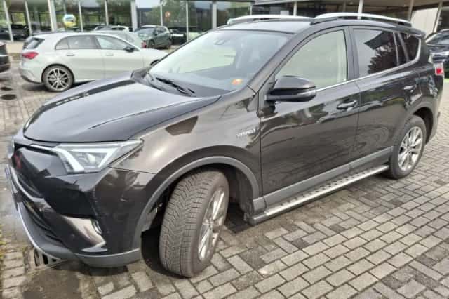 Toyota RAV4 (2017) thumbnail 2