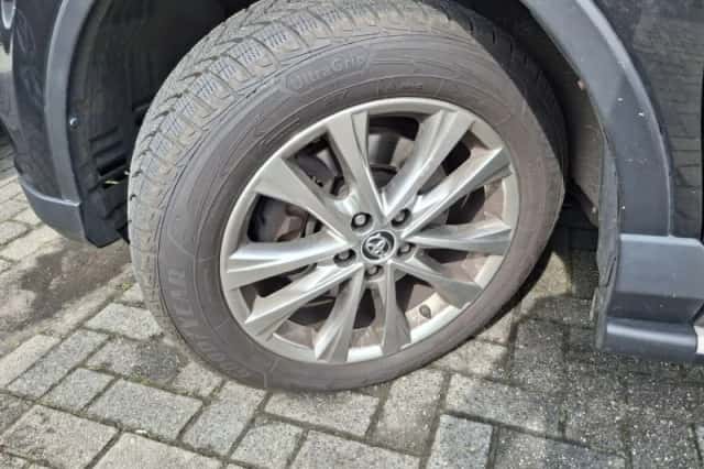 Toyota RAV4 (2017) thumbnail 3