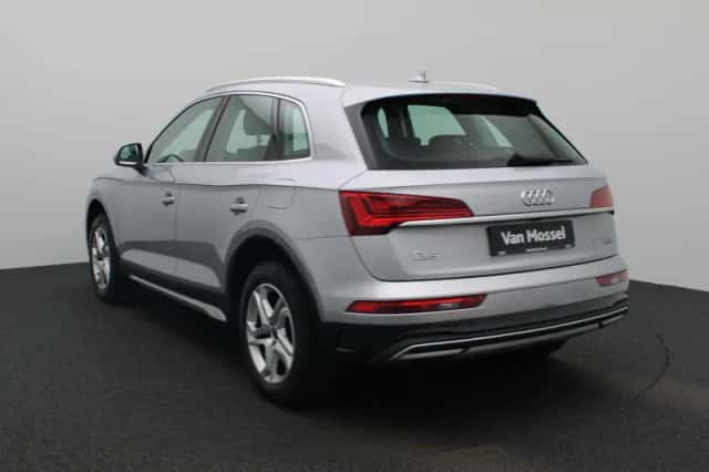 Audi Q5 (2023) thumbnail 2